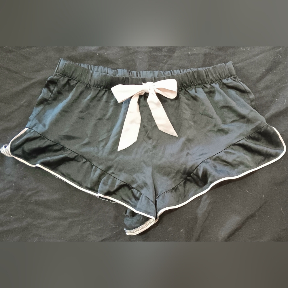 3/10 Victoria's Secret Silky Sexy Sleep Shorts M Black Cream Ruffles Heart